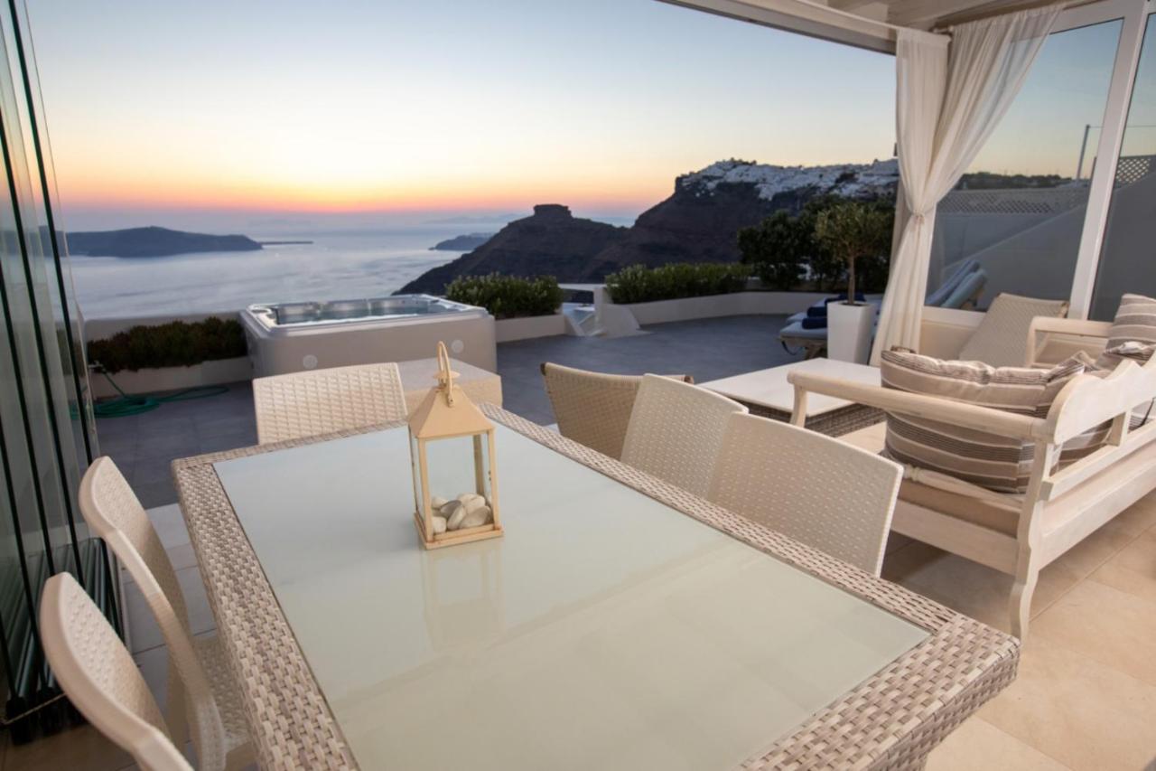 Sunset View Villa Santorini - With Outdoor Jacuzzi Фиростефани Екстериор снимка