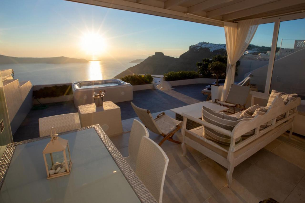 Sunset View Villa Santorini - With Outdoor Jacuzzi Фиростефани Екстериор снимка