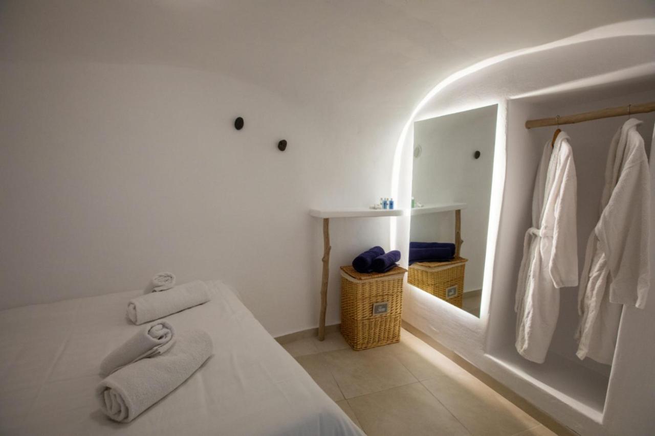 Sunset View Villa Santorini - With Outdoor Jacuzzi Фиростефани Екстериор снимка