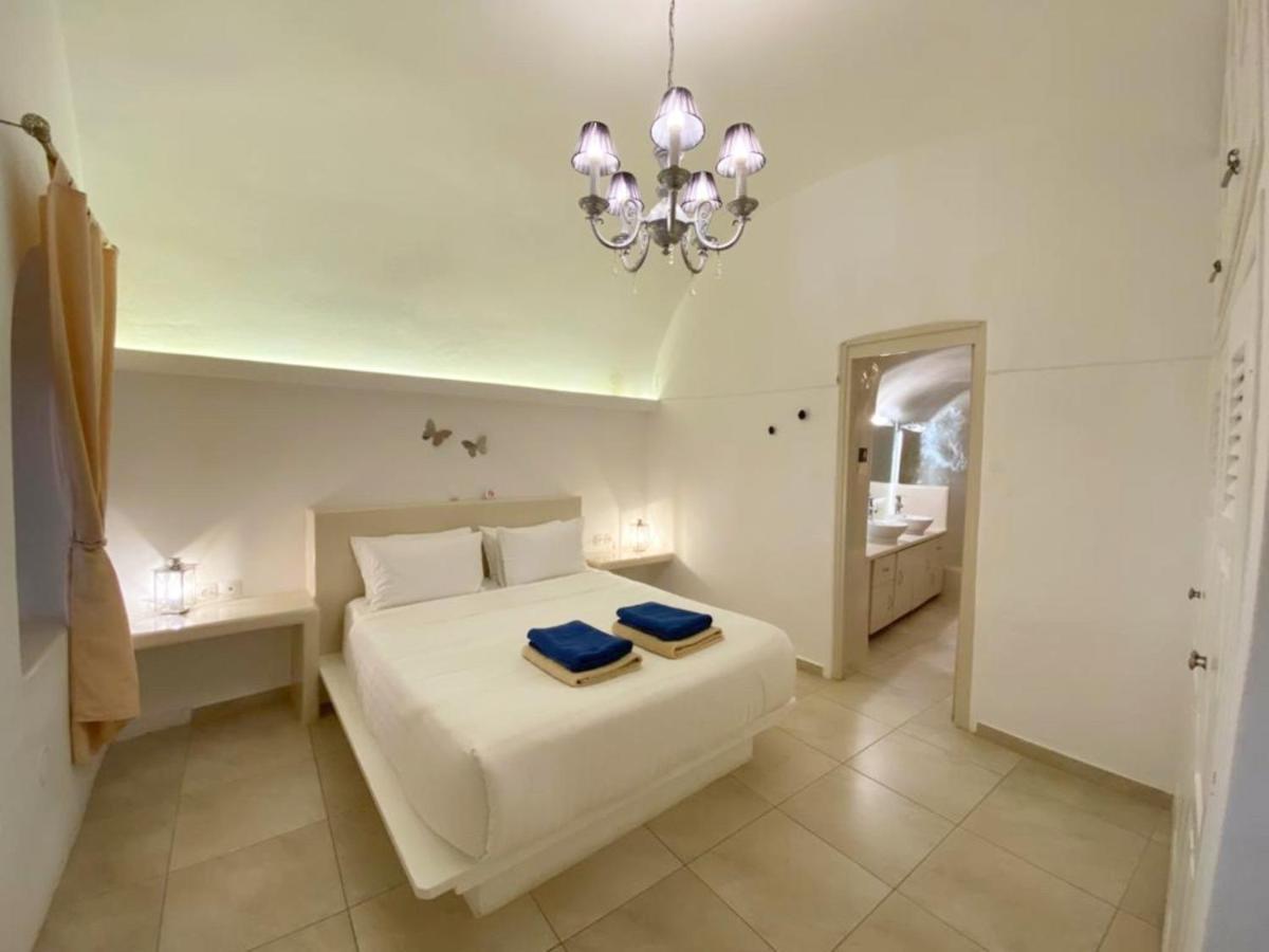 Sunset View Villa Santorini - With Outdoor Jacuzzi Фиростефани Екстериор снимка
